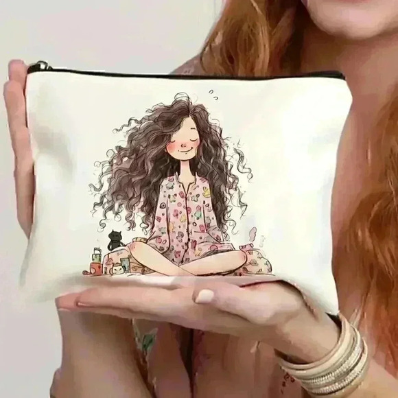 Cute Girl Makeup Bag - Picture 1 of 4
